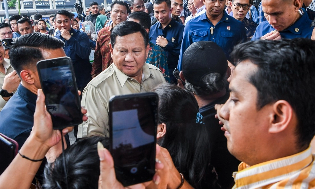 <p>Prabowo Ingin Rute Kereta Cepat Whoosh Sampai Banyuwangi</p>