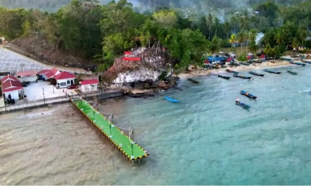 <p id="isPasted">Kampung Nelayan Merah Putih Dan Upaya Menuntaskan Paradoks Di Pesisir&nbsp;</p>