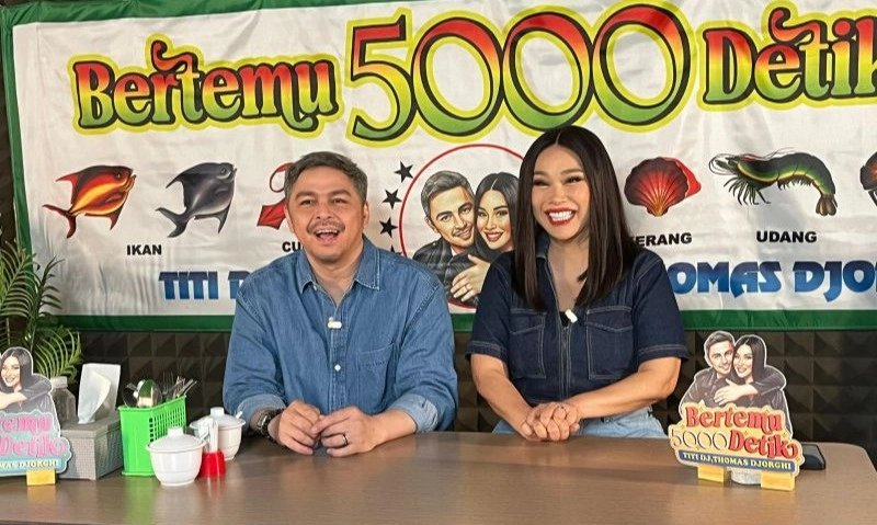 <p>Titi DJ Dan Thomas Djorghi Kemas 3 Genre Di Lagu &ldquo;Bertemu 5.000 Detik&quot;</p>