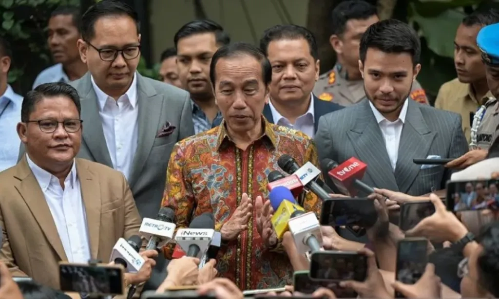 <p>Polda Metro Jaya Tetapkan Tersangka Ijazah Palsu Jokowi</p>