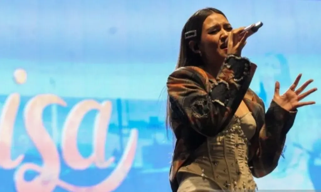 <p dir="ltr" id="isPasted">Raisa Dibidik Bintangi Film Tentang Ancaman Pariwisata Massal Di Bali</p>