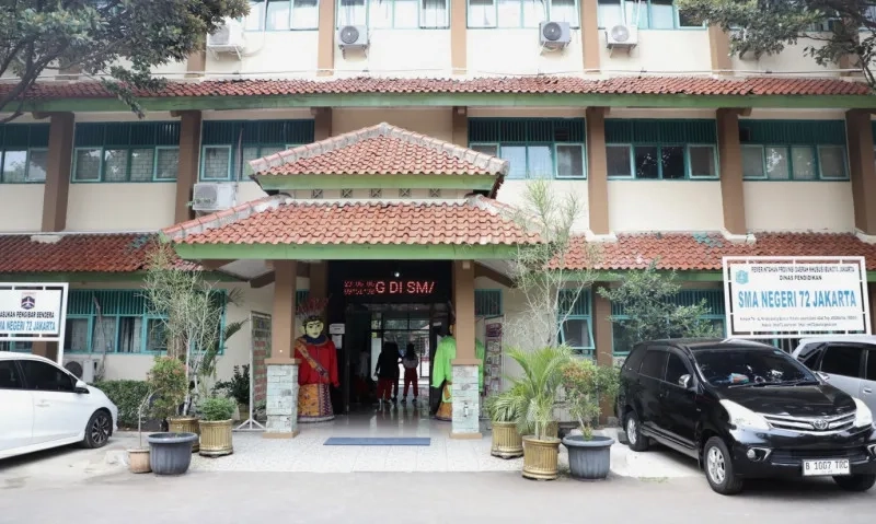 <p>Ledakan Guncang SMA 72 Jakarta</p>