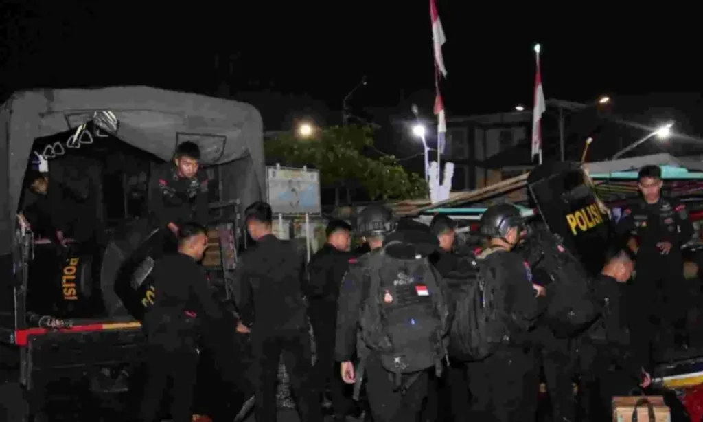 <p>Polda Jatim Kirim Pasukan Redam Konflik Nelayan-Perusahaan Migas</p>