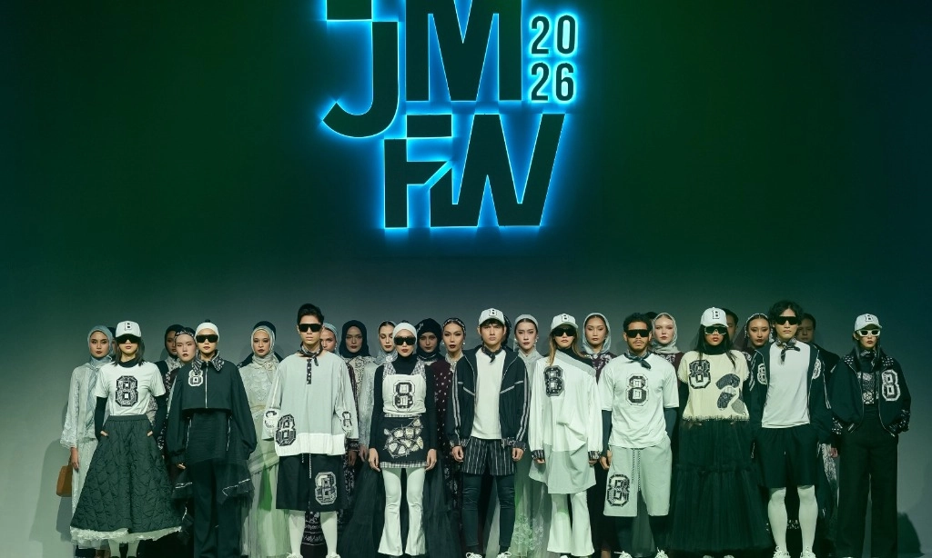 <p id="isPasted">Asa Fesyen Muslim Indonesia Mendunia Lewat Jakarta Muslim Fashion Week</p>