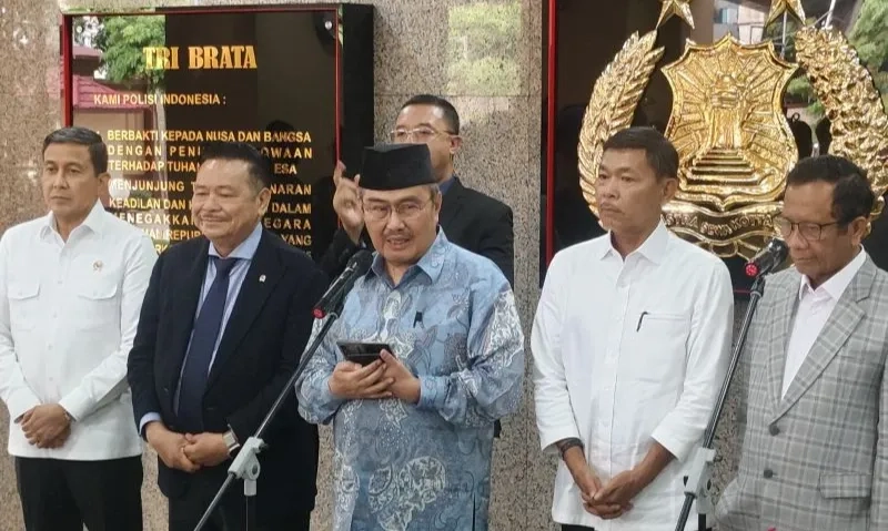 <p>Komisi Reformasi Polri Janji Dengar Pendapat Masyarakat Tiap Pekan</p>