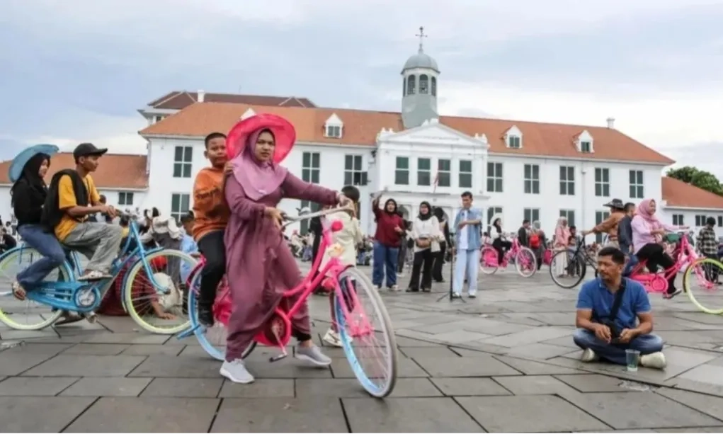 <p id="isPasted">Gandeng Danantara, Pemprov Jakarta Usul Revitalisasi Kota Tua Masuk PSN</p>