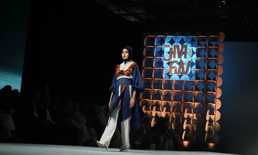 <p id="isPasted">JMFW 2026 Lampaui Target, Bukti Fesyen Modest Indonesia Berdaya Saing</p>