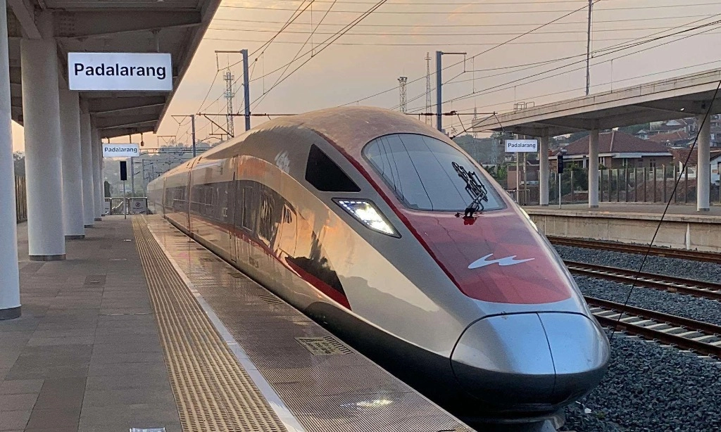 <p>Usut Whoosh, KPK Duga Tanah Negara Dijual Ke Negara</p>