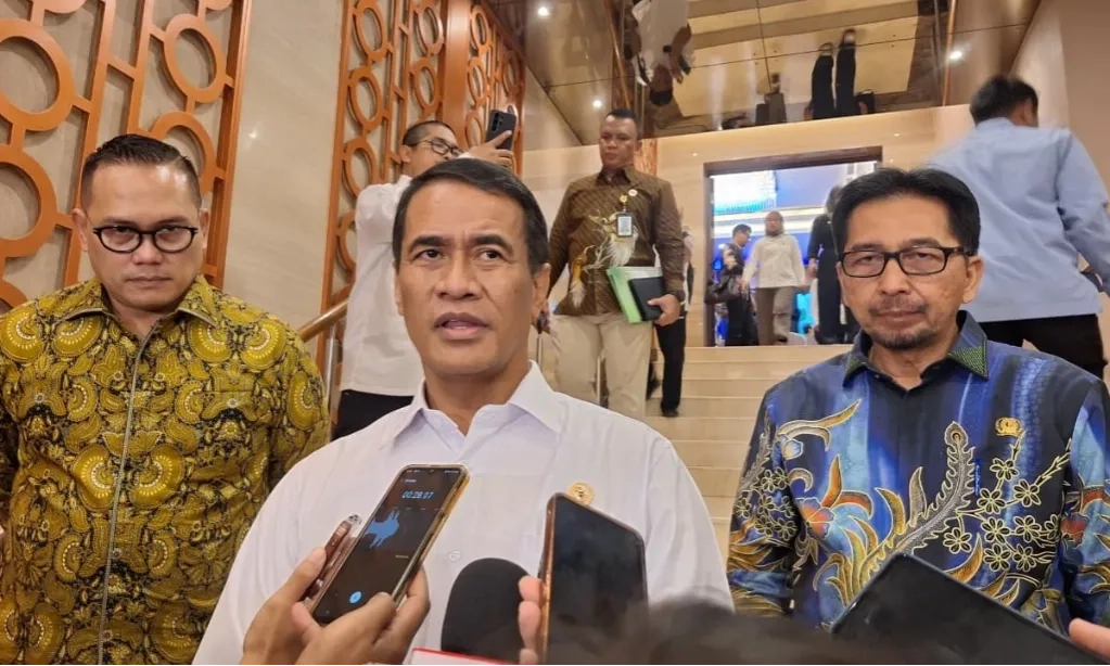 <p id="isPasted">Amran Pastikan Utamakan Peternak Kecil di Ekosistem Peternakan&nbsp;</p>