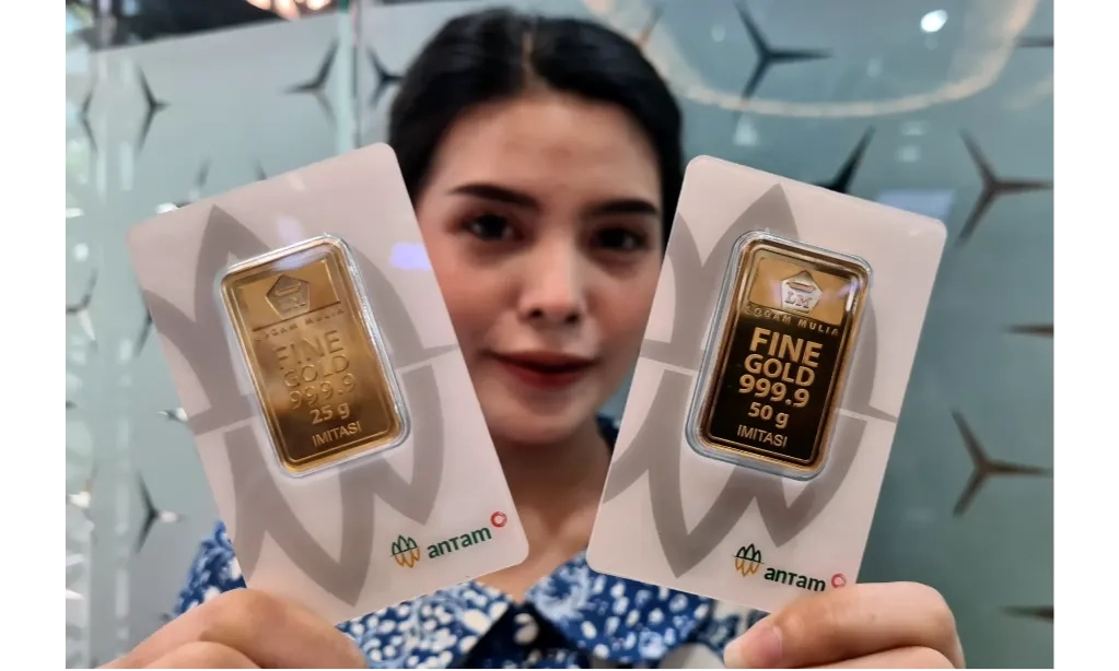 <p id="isPasted">Makin Kinclong, Emas Antam 11 November 2025 Naik Rp27.000/Gram</p>