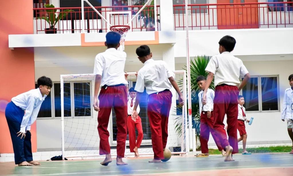 <p>16 Ribu Laptop Disalurkan Ke Siswa Dan Guru Sekolah Rakyat</p>