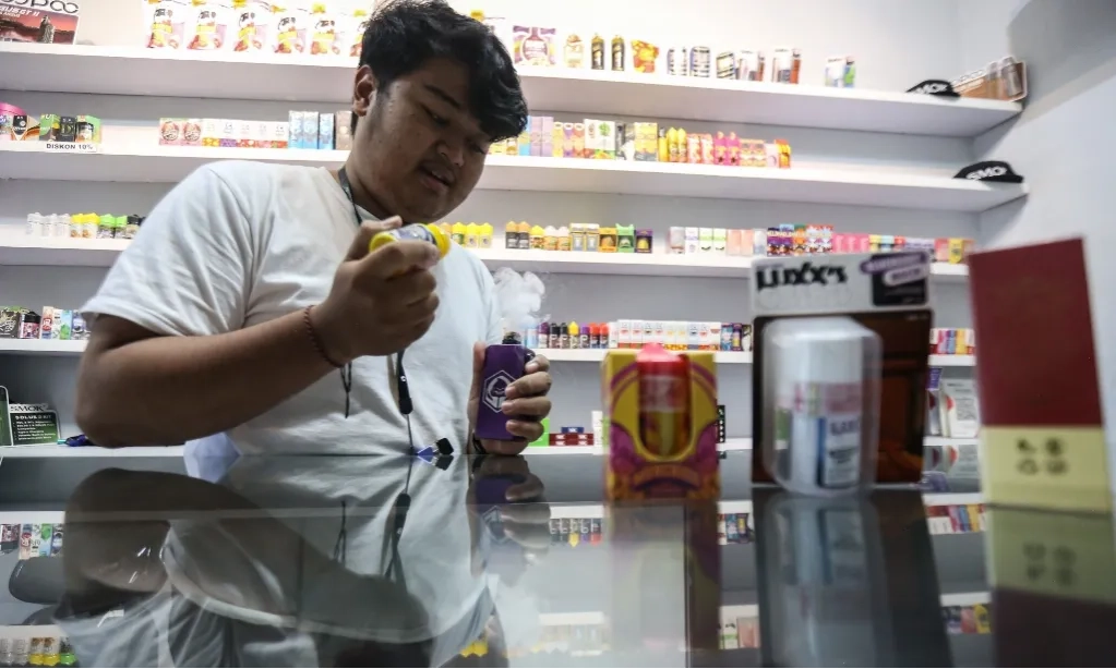 <p id="isPasted">Ahli BRIN Sebut Kadar Zat Berbahaya Vape Lebih Rendah Dari Rokok Biasa</p>