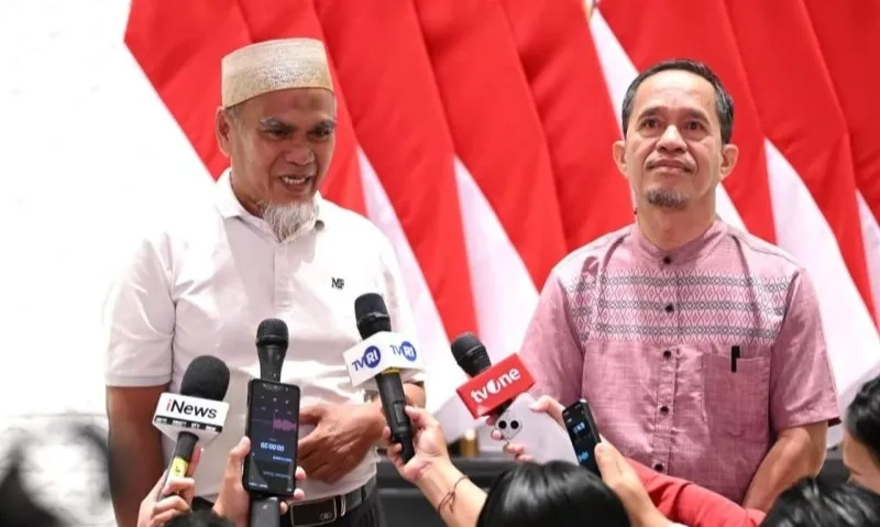 <p>Prabowo Pulihkan Nama Baik Dua Guru Luwu Utara Yang Bantu Honorer</p>