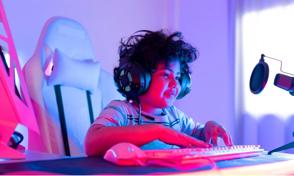 <p>Pakar: Kekerasan Anak Bukan Hanya Pengaruh <em>Game Online</em></p>