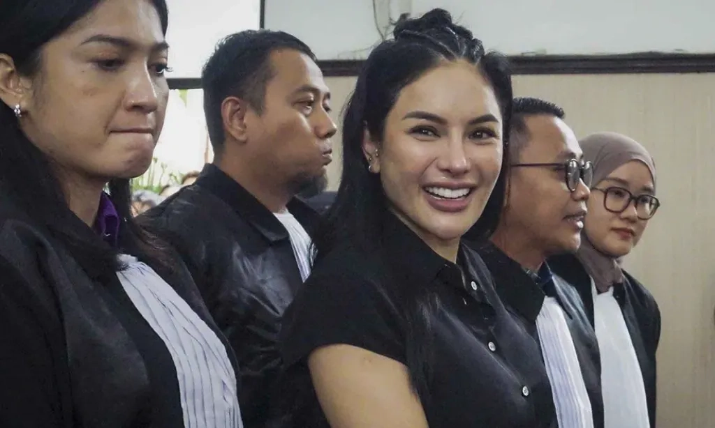 <p>Siaran Langsung Nikita Mirzani di Penjara Seizin Rutan</p>