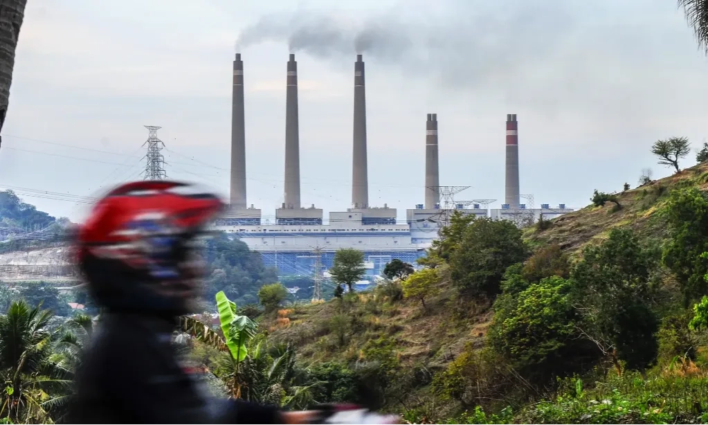 <p id="isPasted">Sampai Oktober 2025, Produksi Listrik RI Sentuh 290 TWh</p>