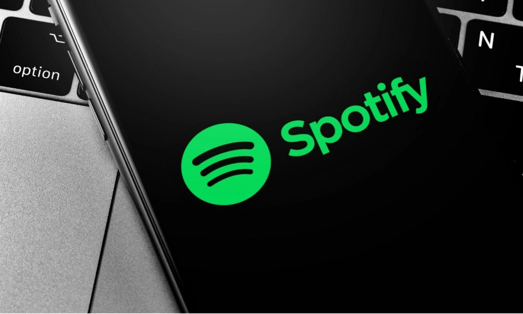 <p>Mendengarkan Musik Lebih Nyata Dengan Fitur Audio Lossless&nbsp;</p>