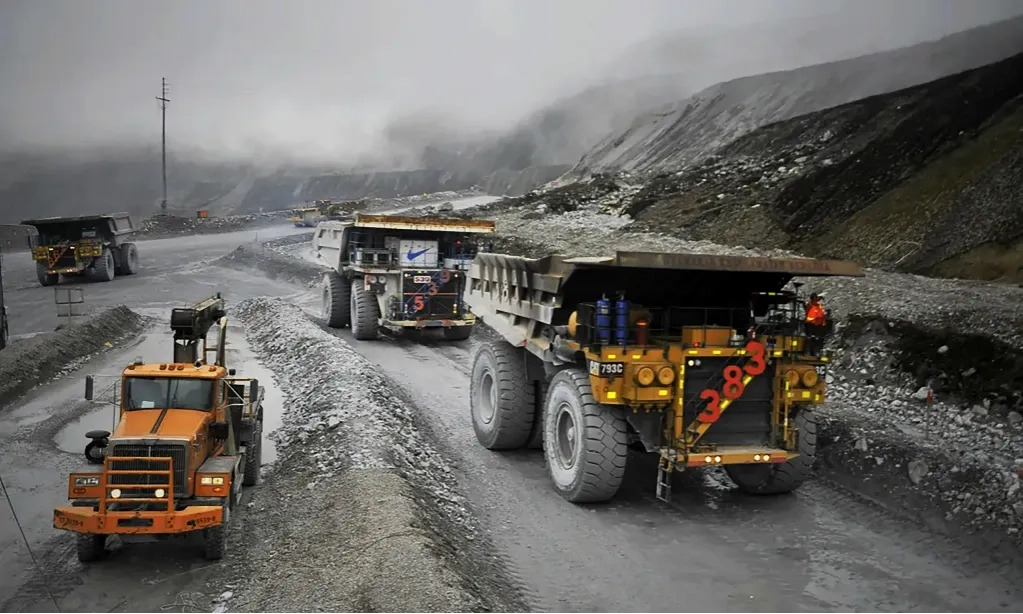 <p>Harga Emas-Perak Melemah, HPE Konsentrat Tembaga Turun</p>