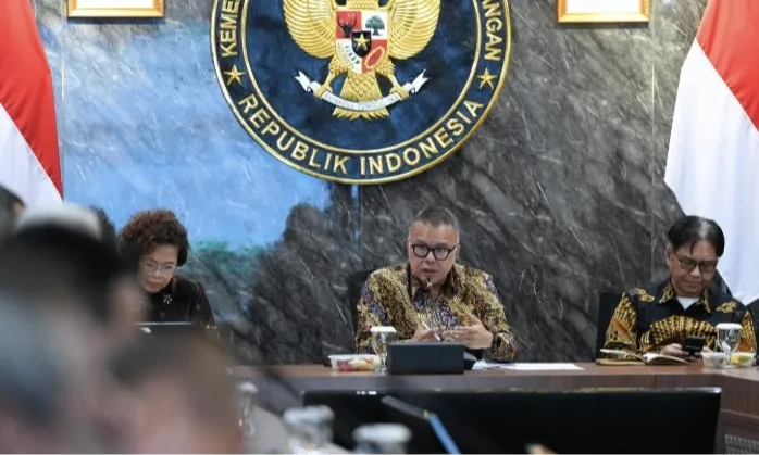 <p id="isPasted">Satgas Tunggu Investigasi BRIN Soal Kontaminasi Cs-137 Pada Sepatu</p>