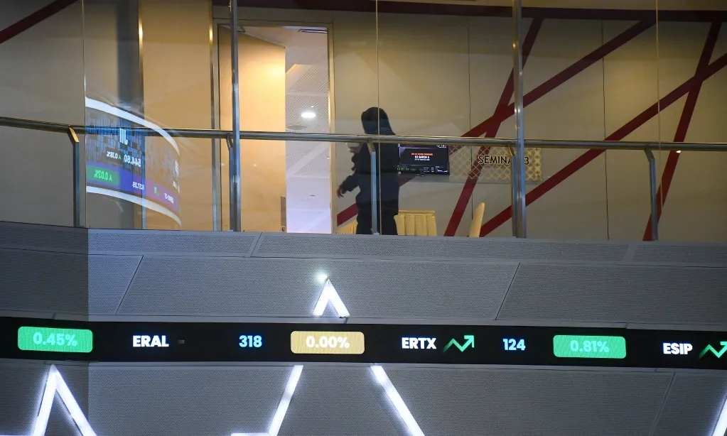 <p id="isPasted">IHSG Hari Ini (18/11) Diramal Bergerak Bervariasi</p>