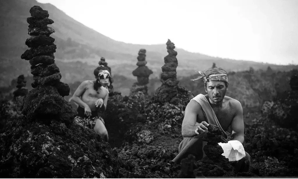 <p id="isPasted"><em>Samsara,</em> Kisah Magis Tentang Cinta Dan Kutukannya</p>