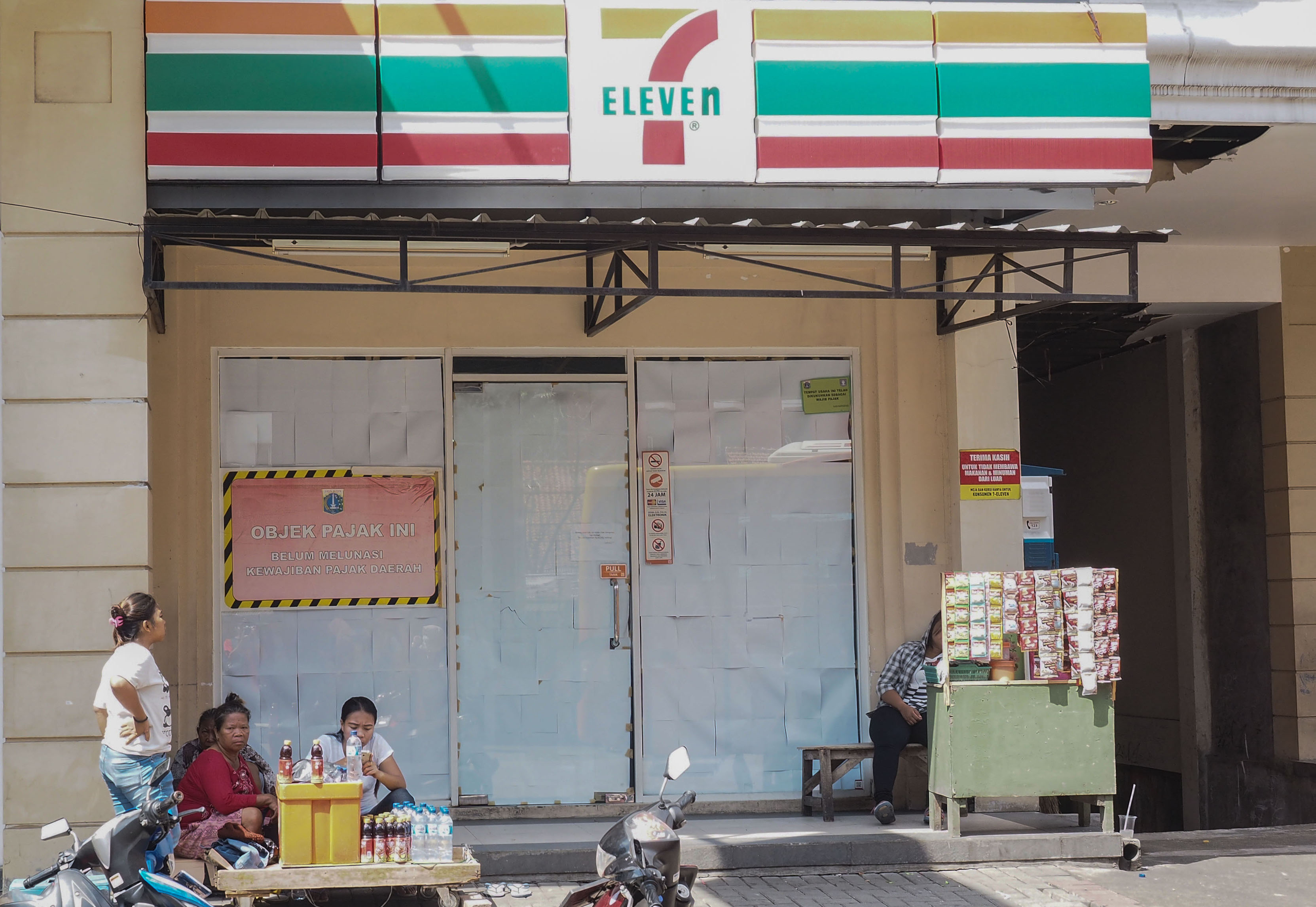 Tak Mati Karena "Nggak Jajan, Nongkrong Doang"