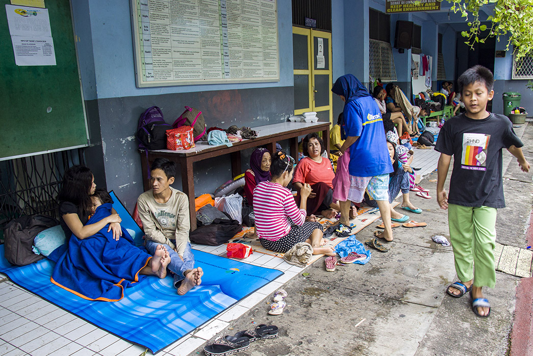 Dinsos DKI Minta Korban Banjir Tidak Minta-minta di Jalan
