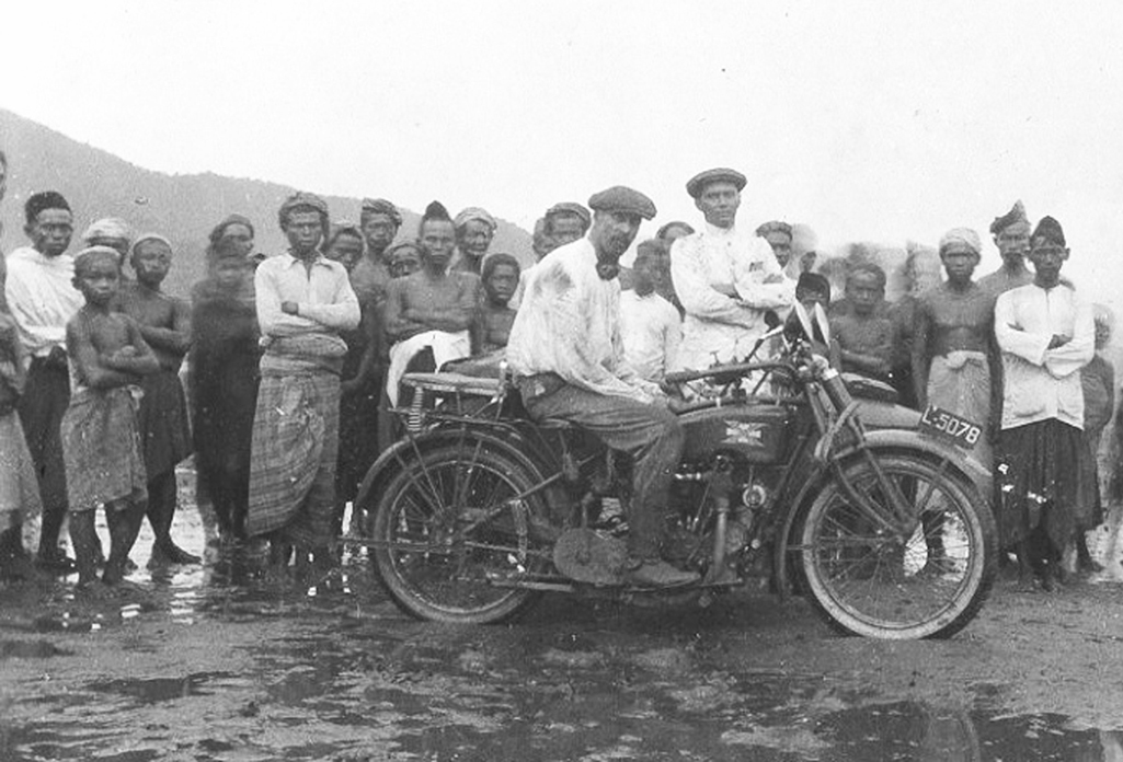 Sepeda Bermesin dan Impian Yang Tertiup Angin