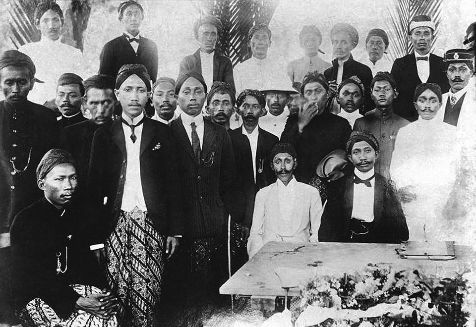 Menantang dan Berjuang Lewat Sarekat Dagang