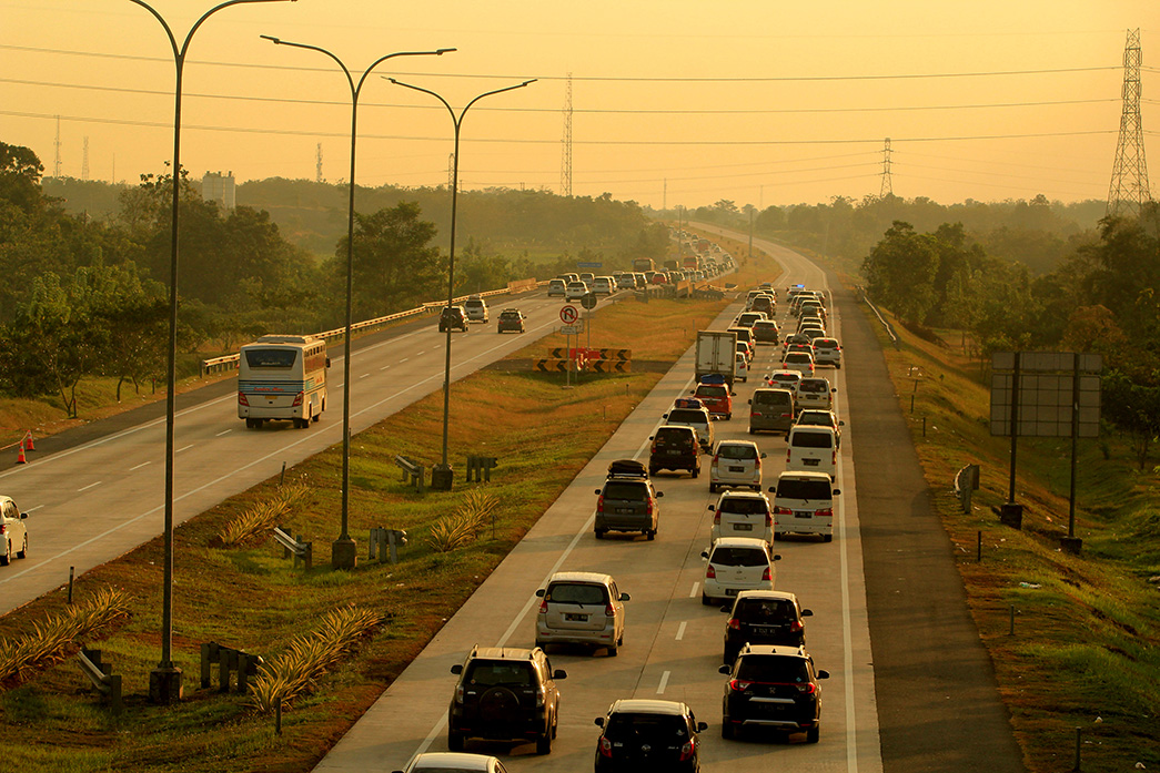 Sopir Bus AKAP Keluhkan 'One Way'