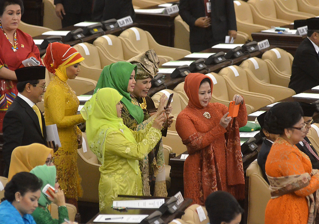 Sulitnya Memproteksi Kursi Legislasi Perempuan