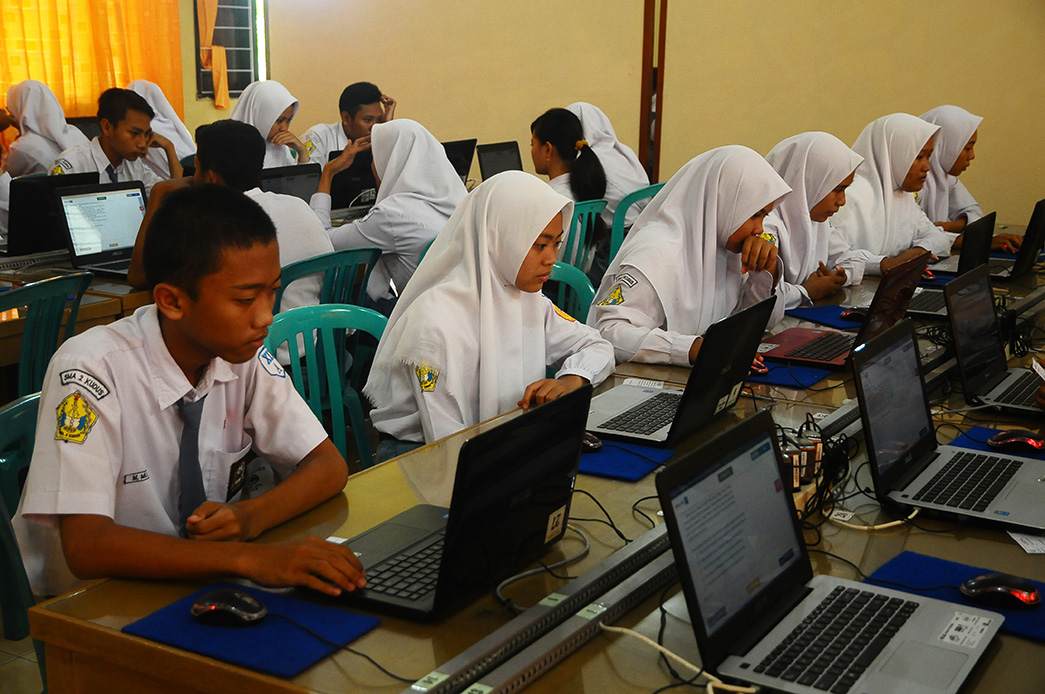 Separuh SMP di Baubau Tak Mampu Laksanakan UNBK