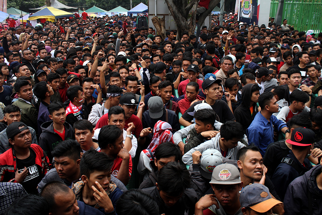 Gubernur Jatim Siap Damaikan Perseteruan Bonek dan Aremania