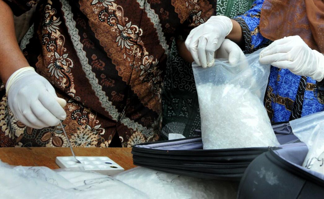 Vokalis Band Zivilia Terancam Hukuman Mati