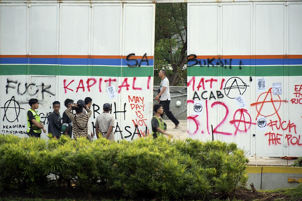 Outsourcing, Dilema Pekerja Tak Tetap Yang Terus Berharap