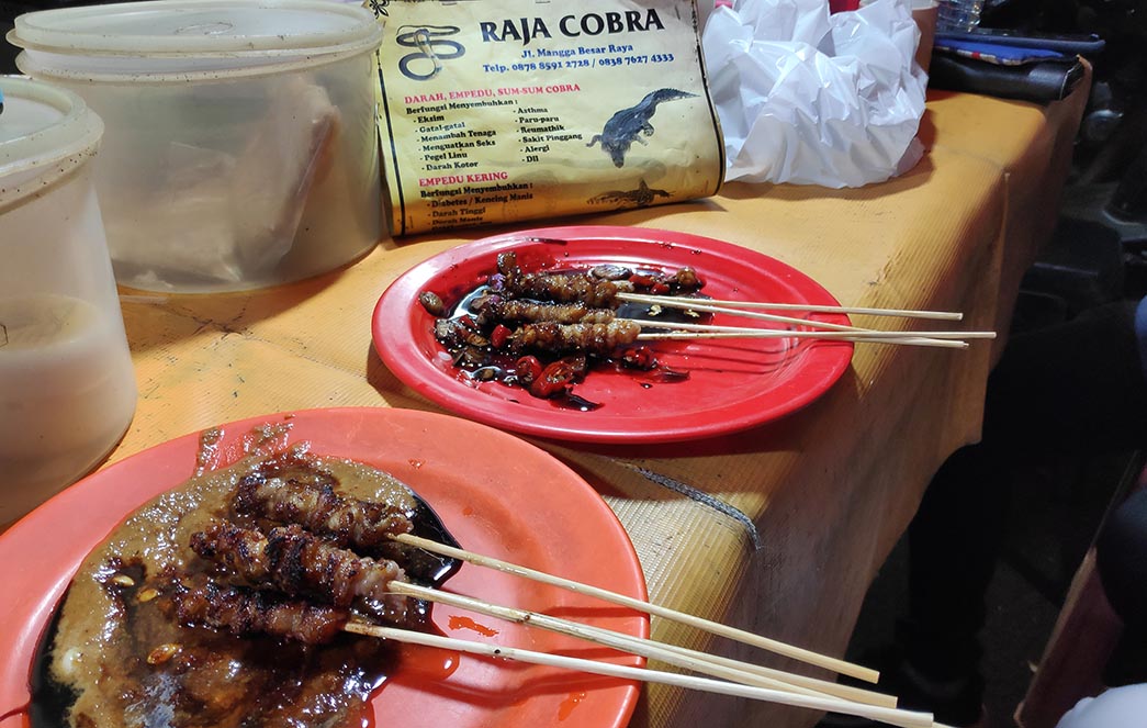 Berwisata Eksotis dengan Kuliner Ekstrem