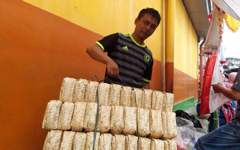 PD Pasar Jaya Patok Harga Besek Bambu Lebih Murah