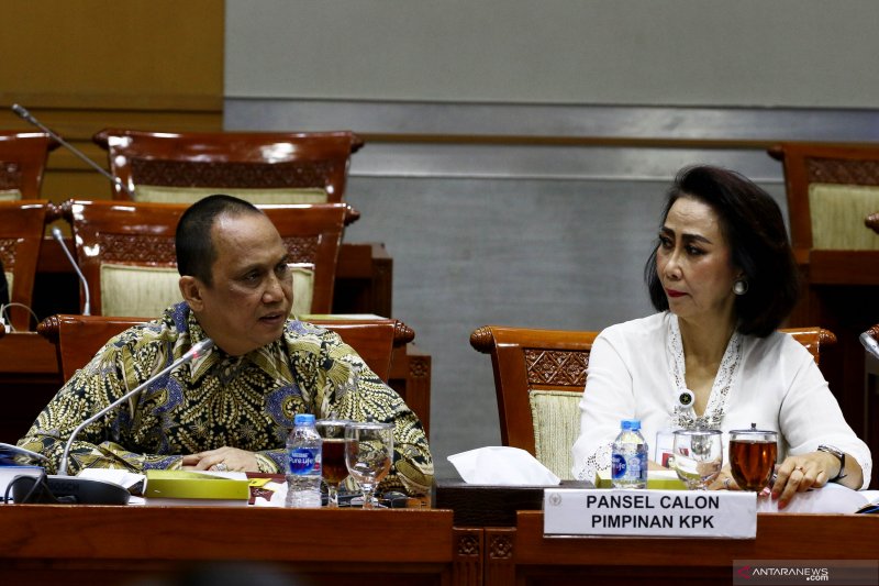 Indriyanto Nilai Tak Ada Kegentingan Memaksa Buat Terbitkan Perppu KPK