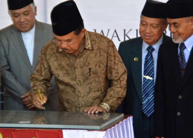 JK Harap Pesantren Tak Persulit Ekonomi Syariah  