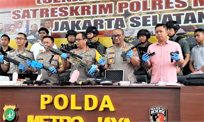 Tujuh Senpi Ilegal Ditemukan di Rumah Pengemudi Lamborghini Koboi