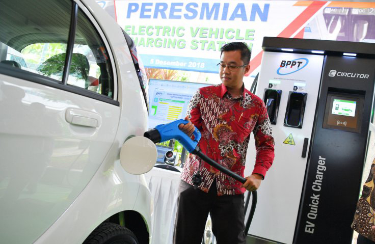 Kendaraan Listrik di DKI Bebas Pajak BBN-KB