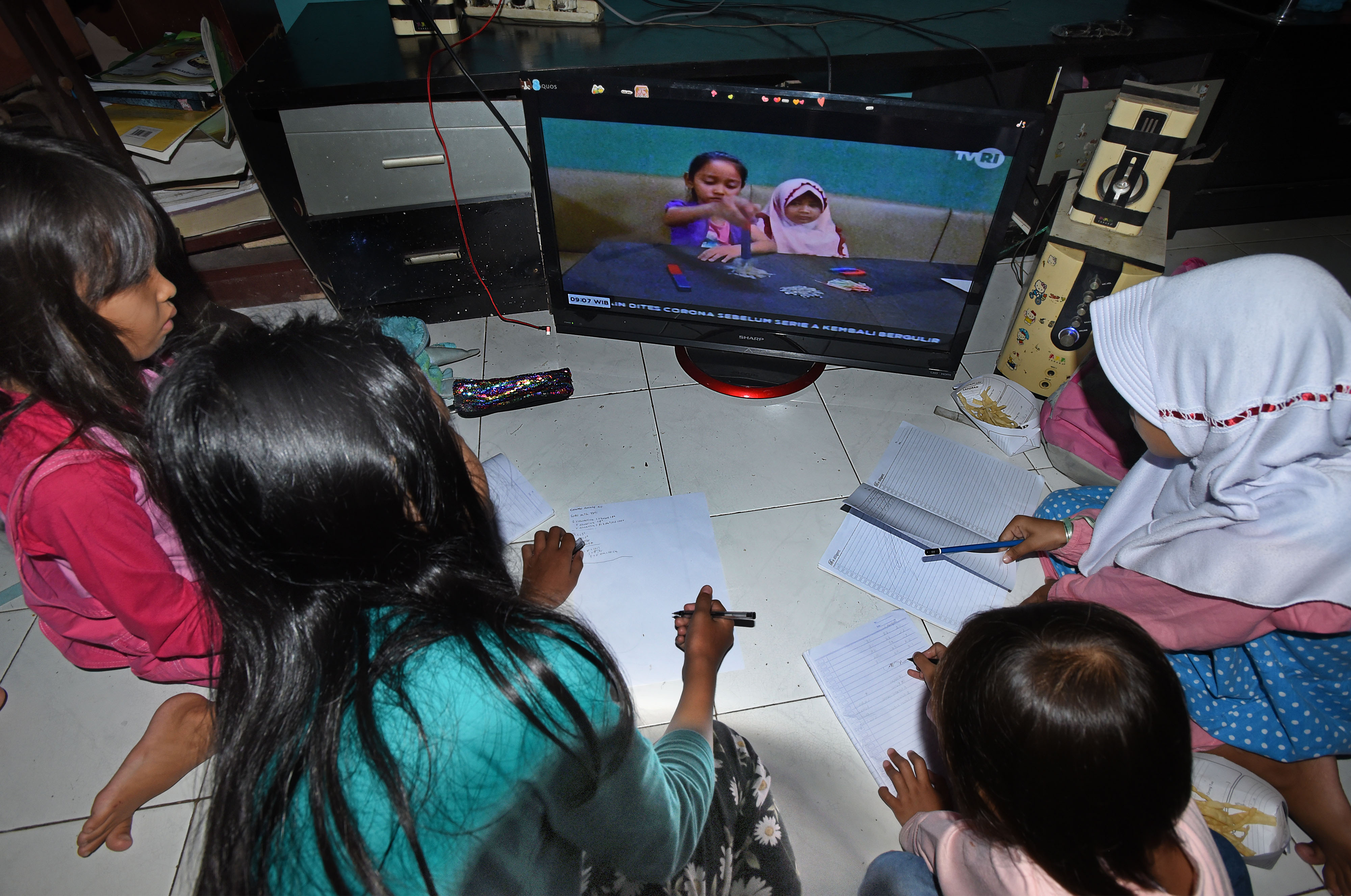 TVRI Diminta Tayangkan Ulang Program Belajar dari Rumah