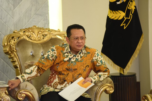 MPR Ajak Masyarakat Dukung Pelibatan TNI Tangani Covid-19