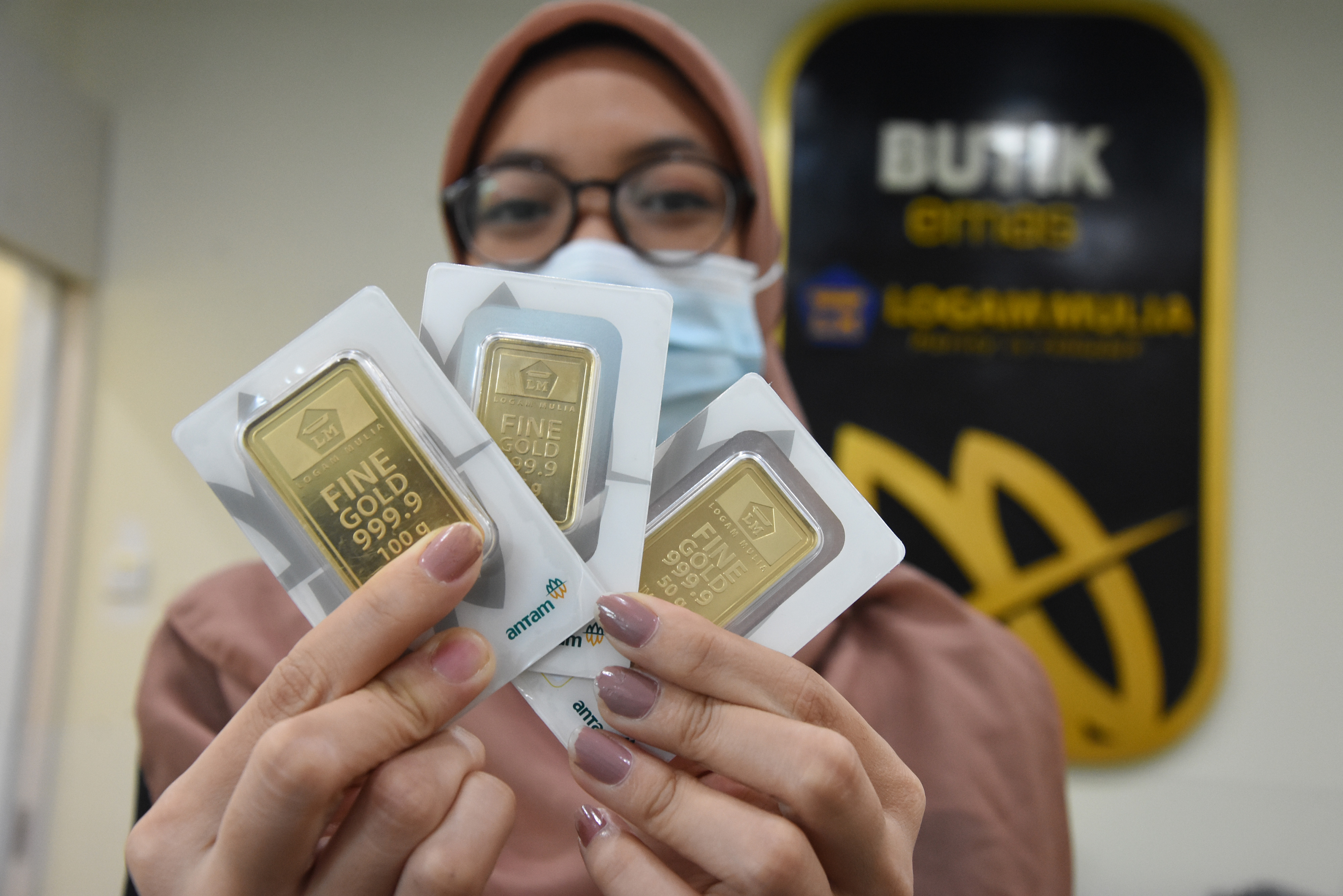 Emas Naik Lagi Dipicu Pelemahan Dolar Validnews Id<script async src=