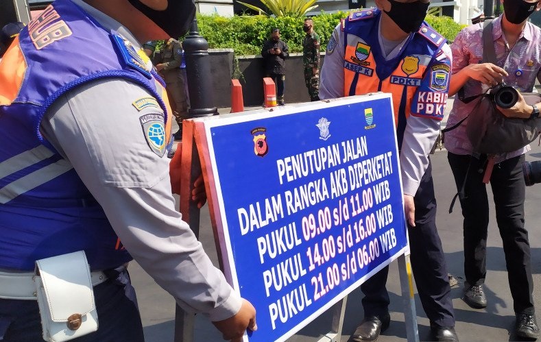 Buka-Tutup Jalan Masih Ada di Bandung