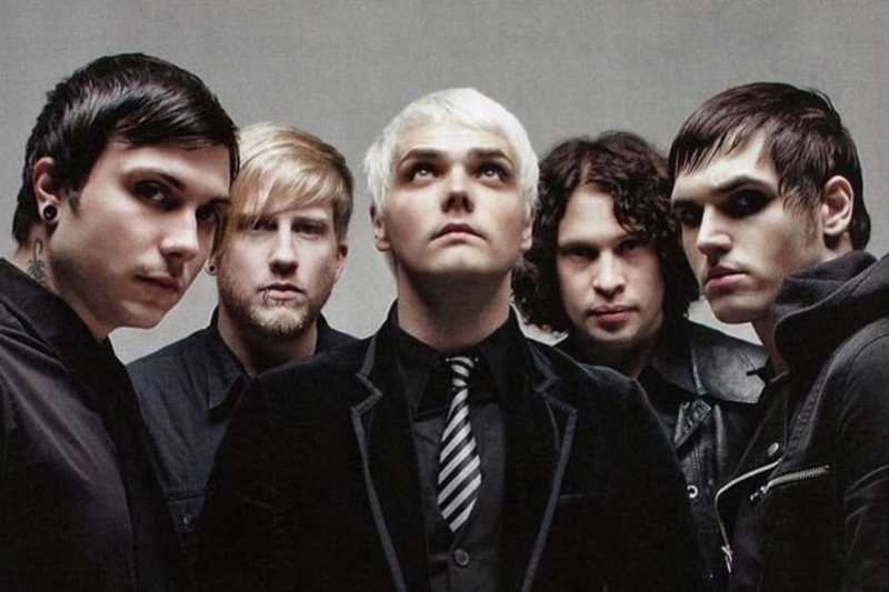 My Chemical Romance Luncurkan Make Up Terinspirasi Album Kedua