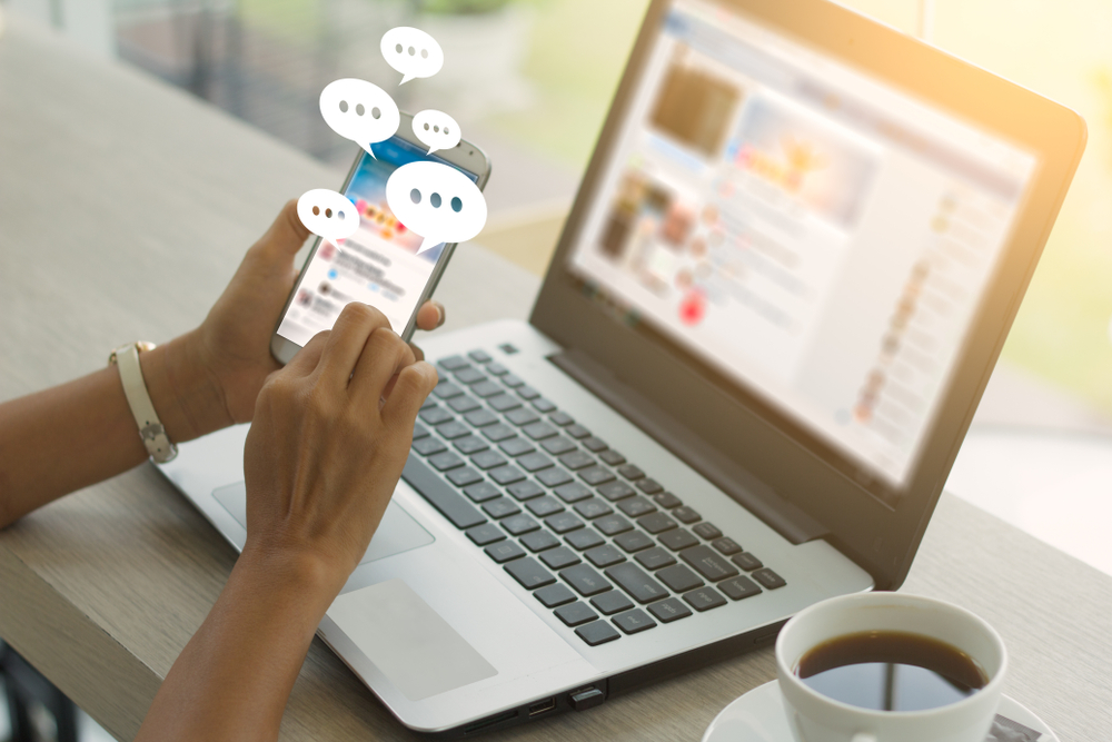 Bahaya <i>Oversharing</i> di Medsos