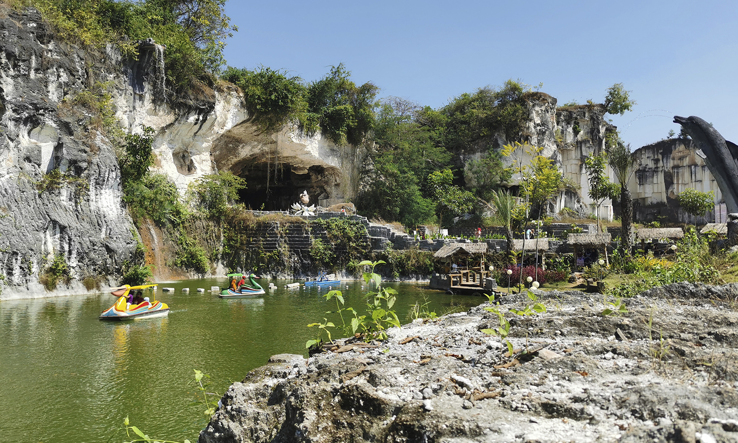 Gresik Kembangkan Wisata Religi Lewat Makam Para Wali