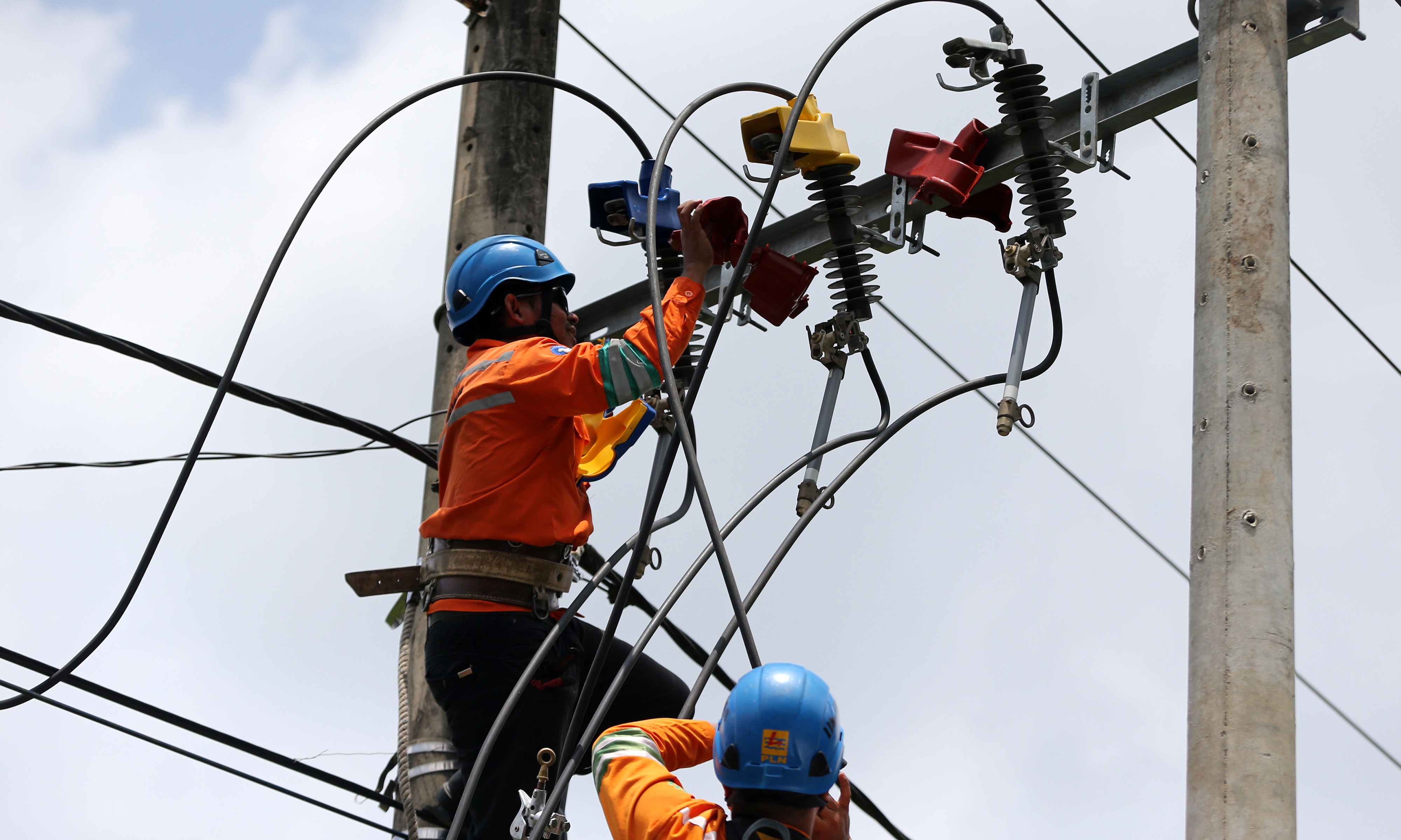 PLN Listriki Desa Sentra Tambak Udang di OKI