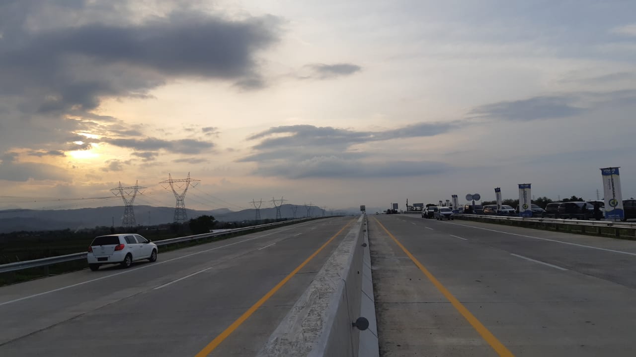 Waskita Karya Resmi Divestasi 2 Tol ke SMI